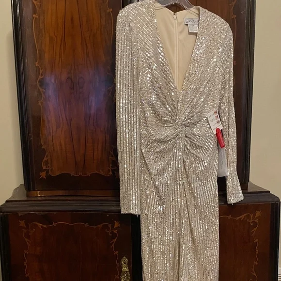 Mac Duggal | Dresses | Nwt Leena For Mac Duggal Sequin Holiday Dress Size 4  Nudesilver | Poshmark